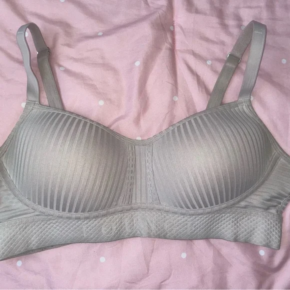 Bare bra - Picture 4 of 6